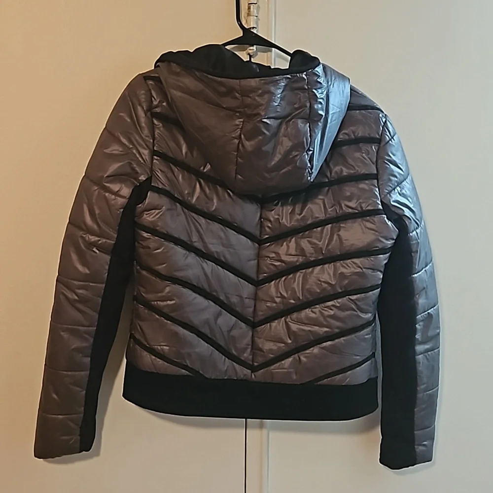 Guess bomber jacket - Picture 7 of 9